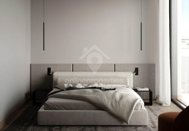 To change image, hover mouse over thumbnails below