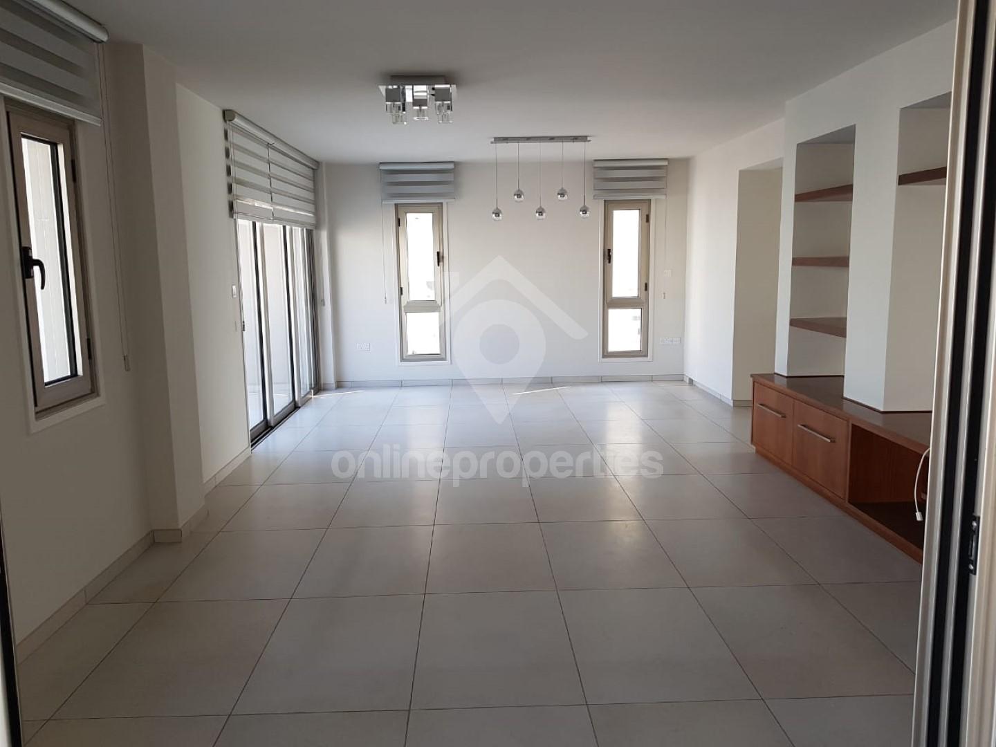Whole floor 3bedroom apartment 