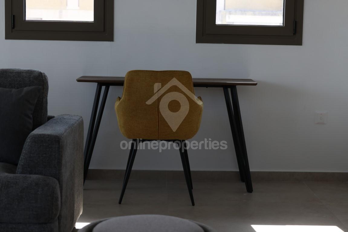 To change image, hover mouse over thumbnails below