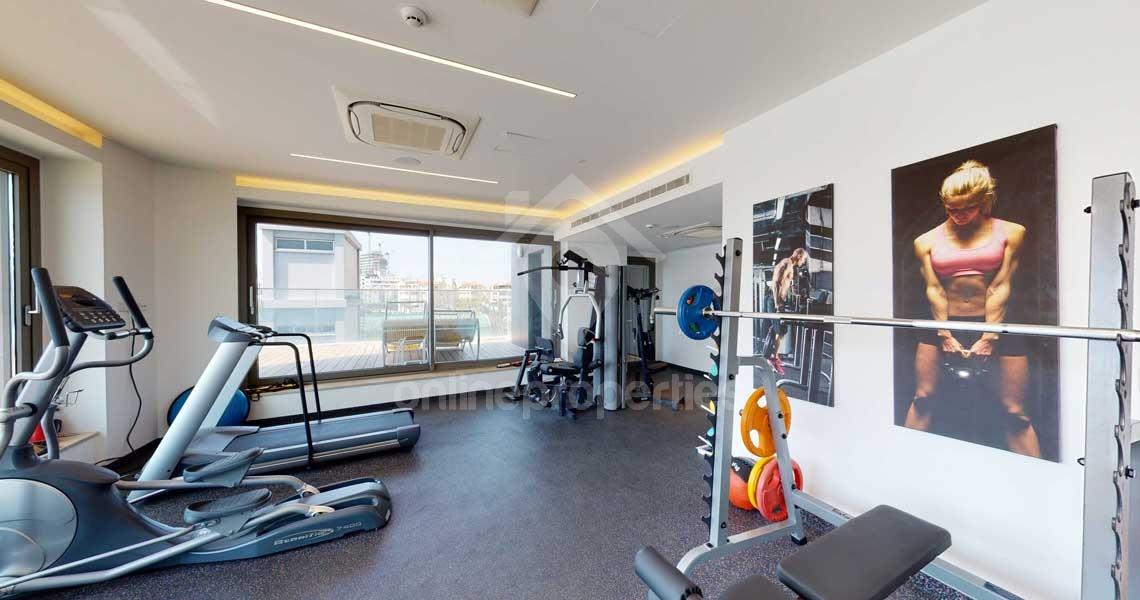 To change image, hover mouse over thumbnails below