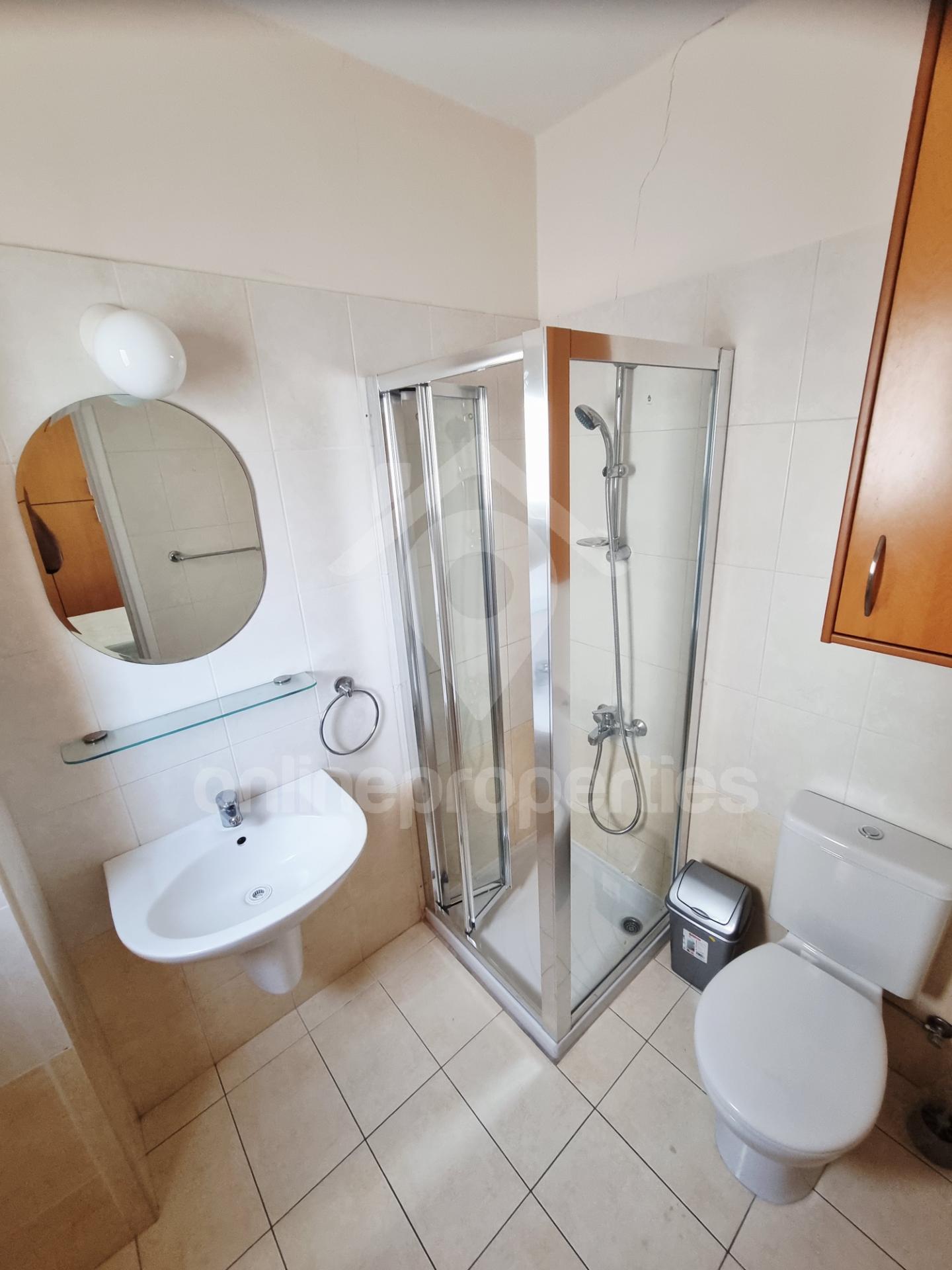 To change image, hover mouse over thumbnails below