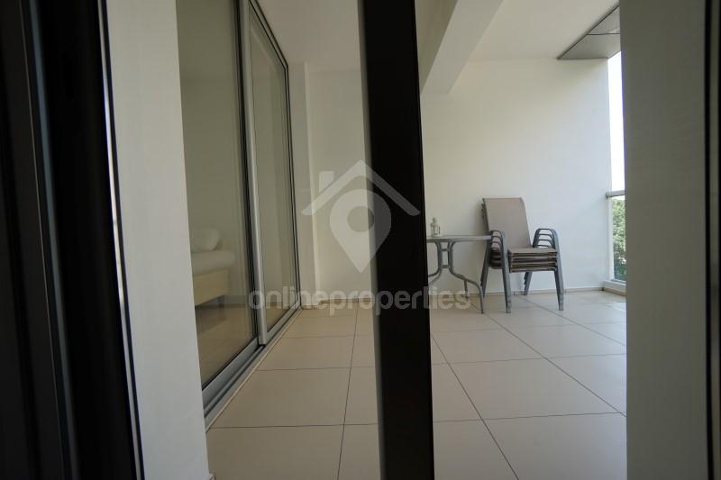 To change image, hover mouse over thumbnails below