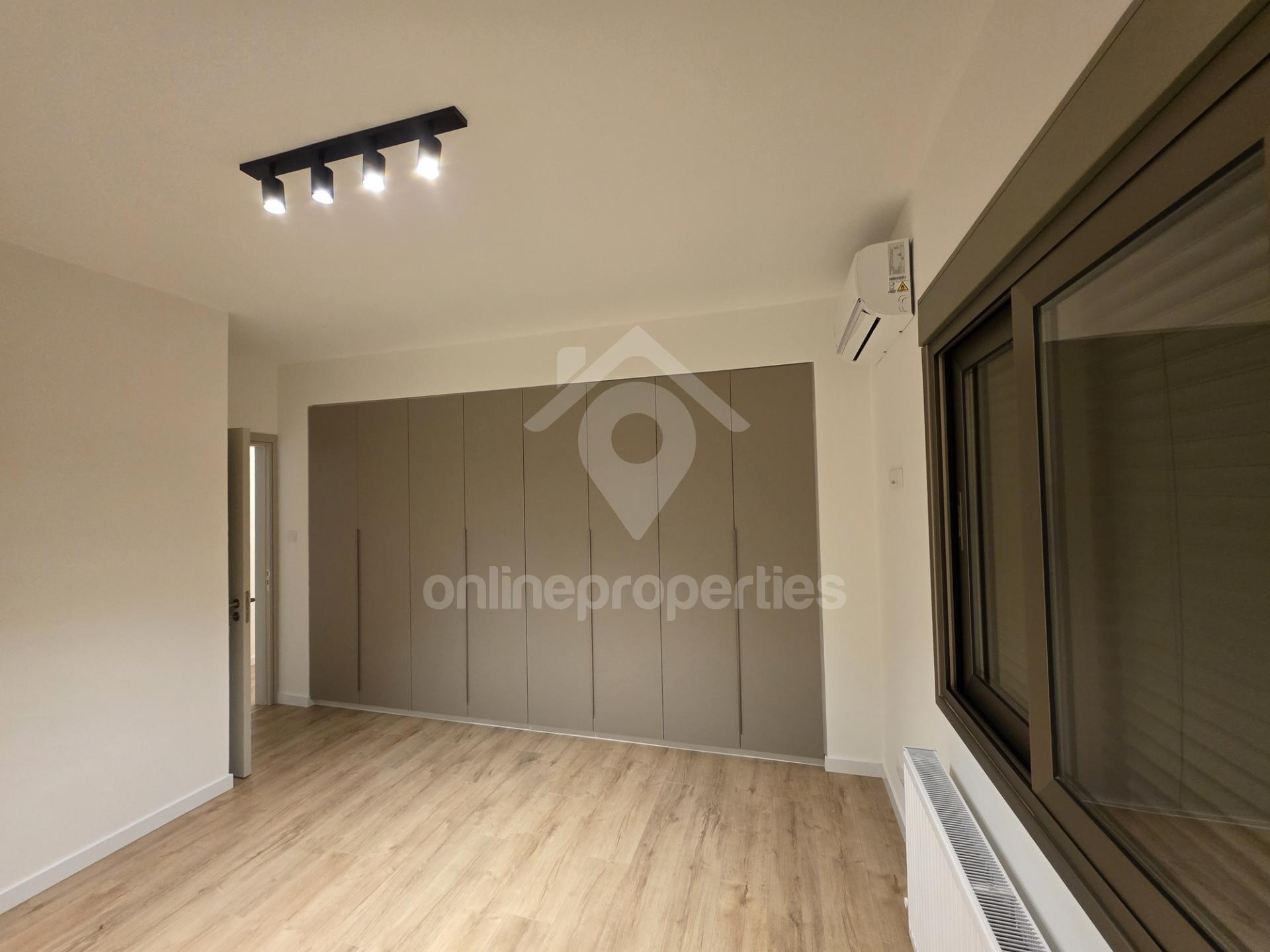 To change image, hover mouse over thumbnails below