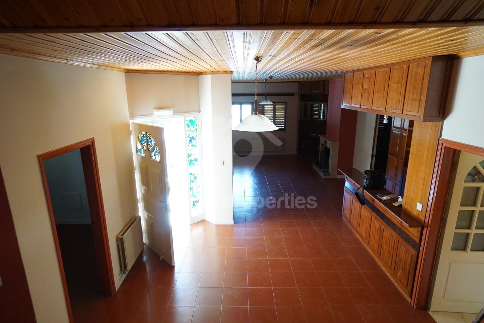 To change image, hover mouse over thumbnails below