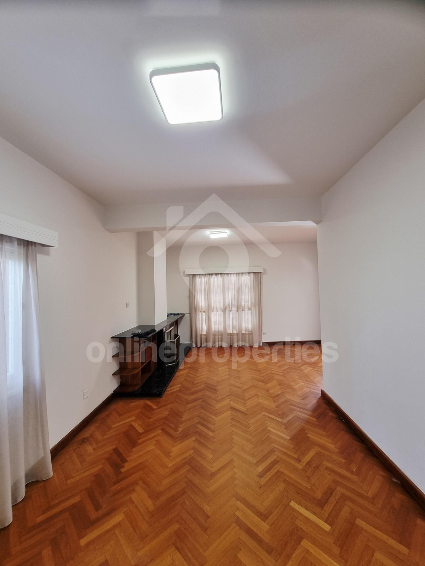 To change image, hover mouse over thumbnails below