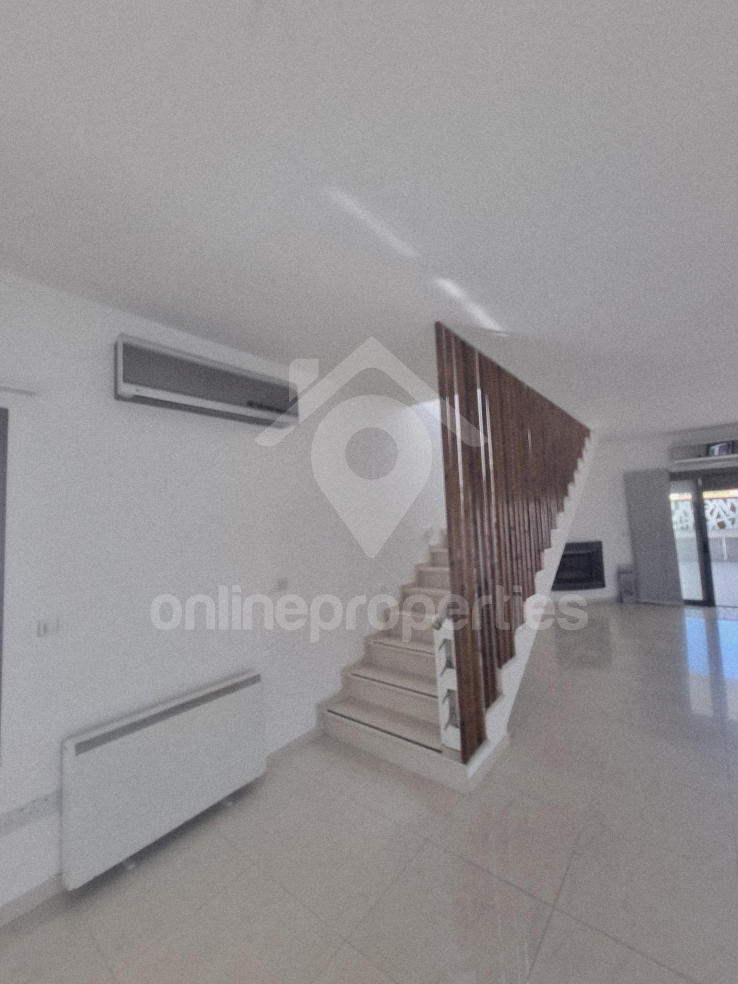 To change image, hover mouse over thumbnails below