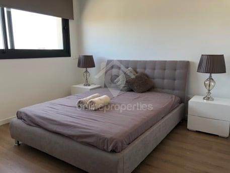 To change image, hover mouse over thumbnails below