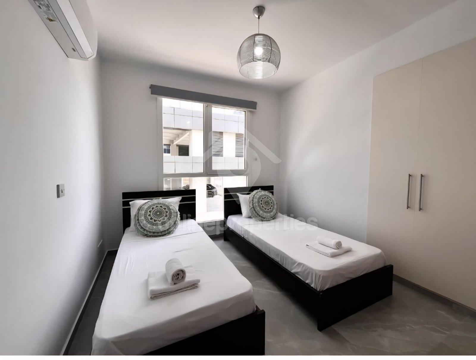 To change image, hover mouse over thumbnails below