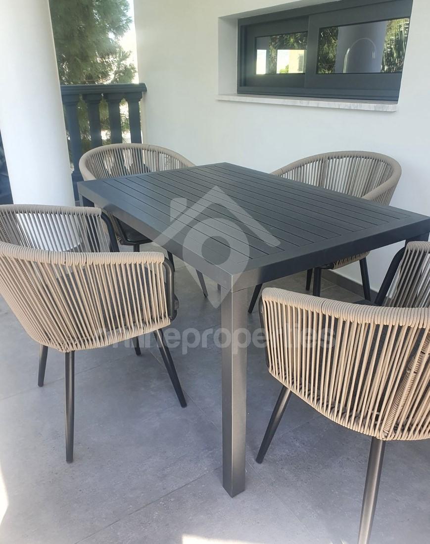 To change image, hover mouse over thumbnails below