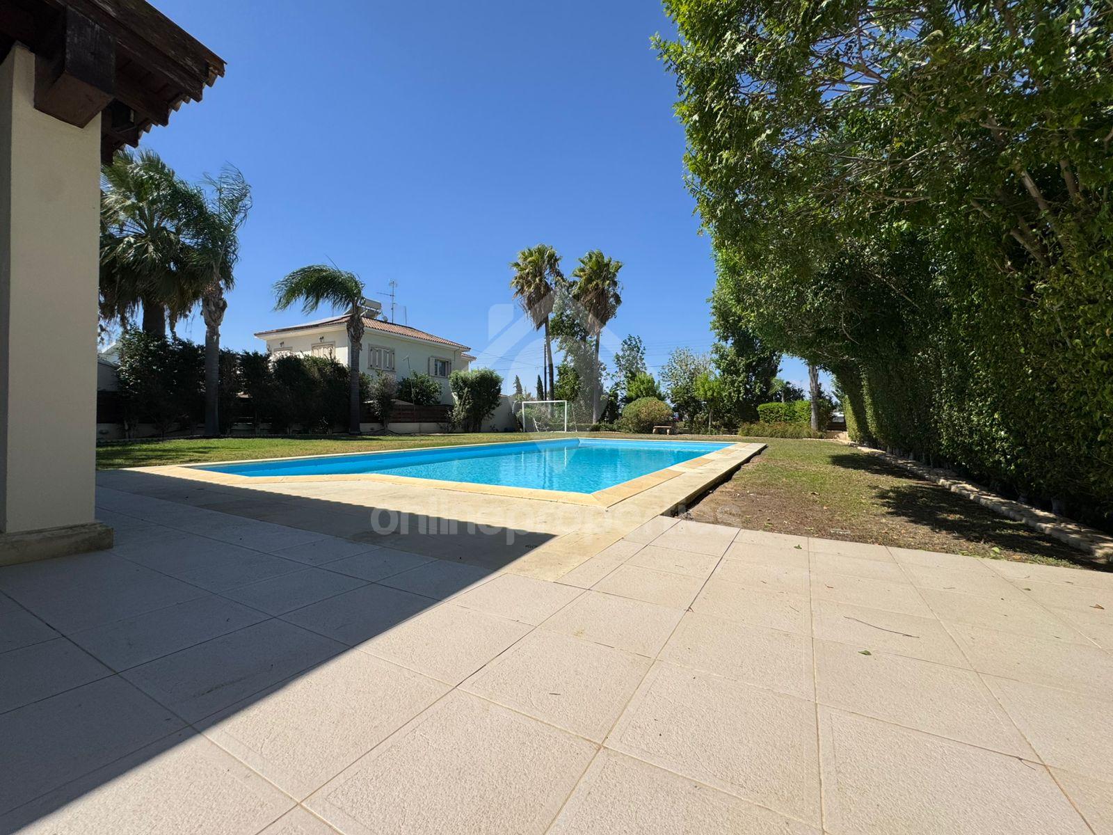 To change image, hover mouse over thumbnails below