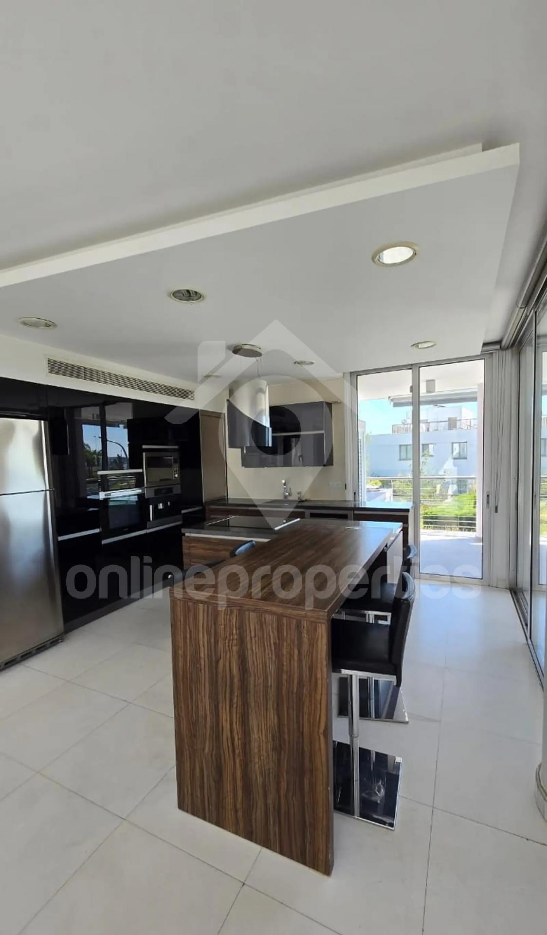 To change image, hover mouse over thumbnails below