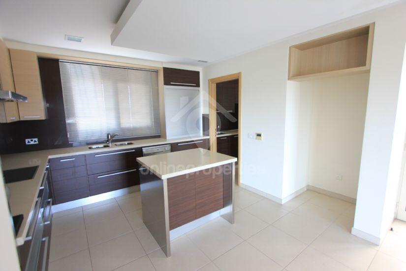 To change image, hover mouse over thumbnails below