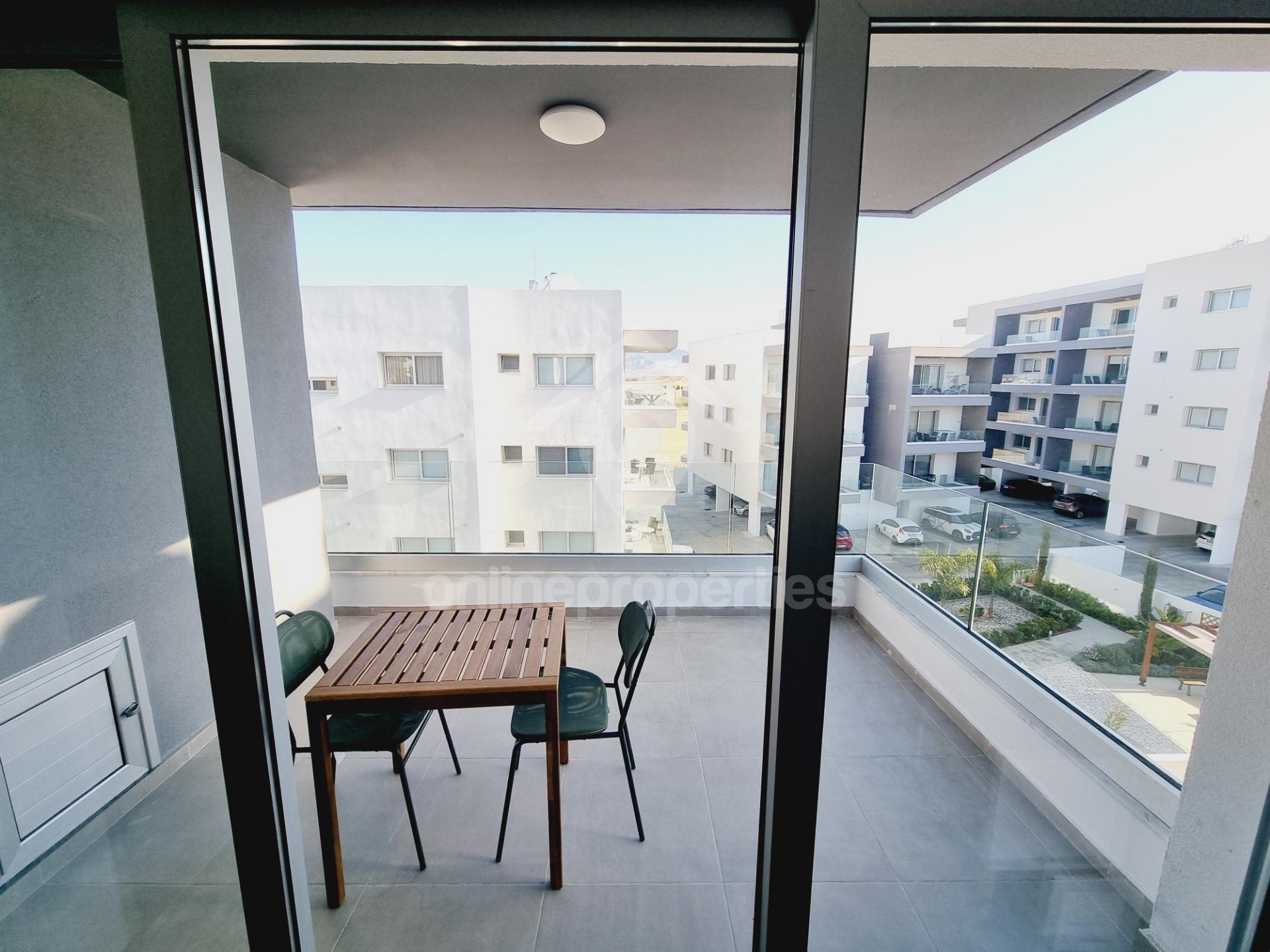 To change image, hover mouse over thumbnails below