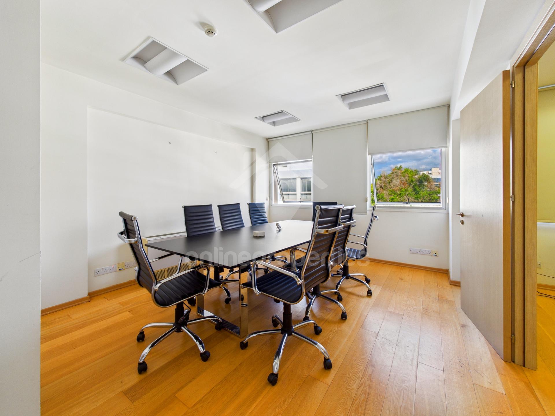 To change image, hover mouse over thumbnails below