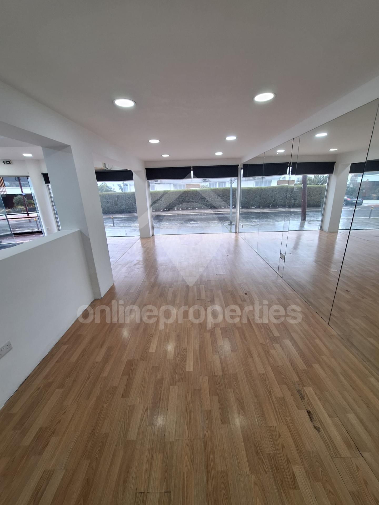 To change image, hover mouse over thumbnails below