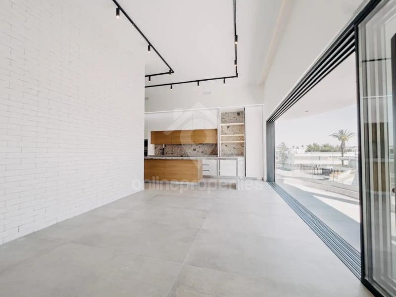 To change image, hover mouse over thumbnails below