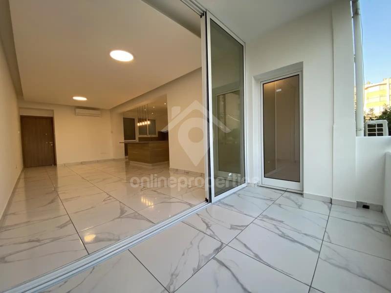 To change image, hover mouse over thumbnails below