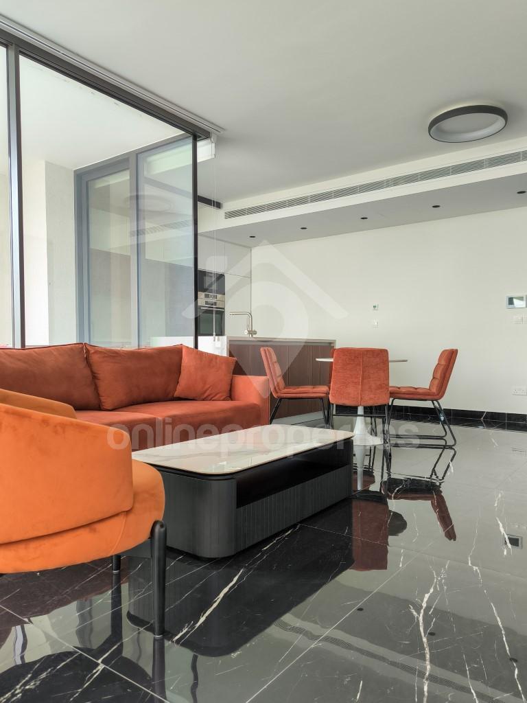 To change image, hover mouse over thumbnails below