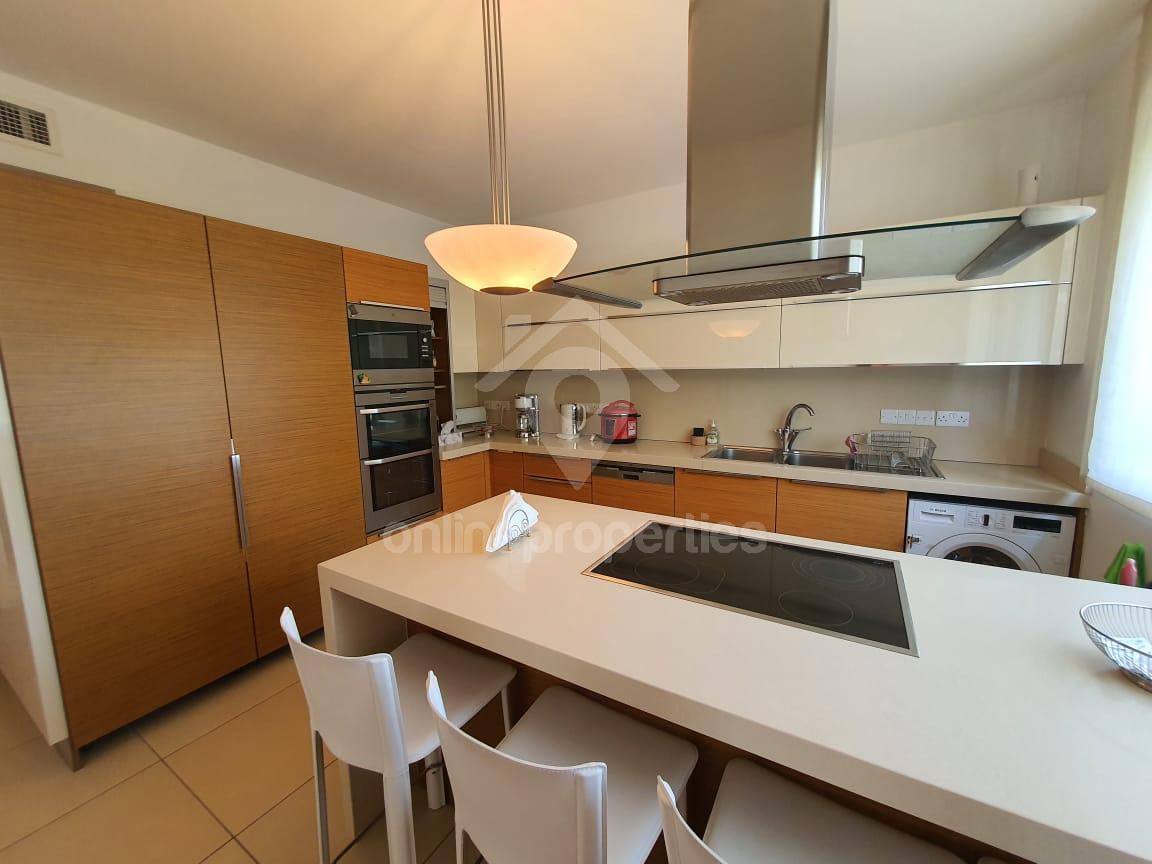 To change image, hover mouse over thumbnails below