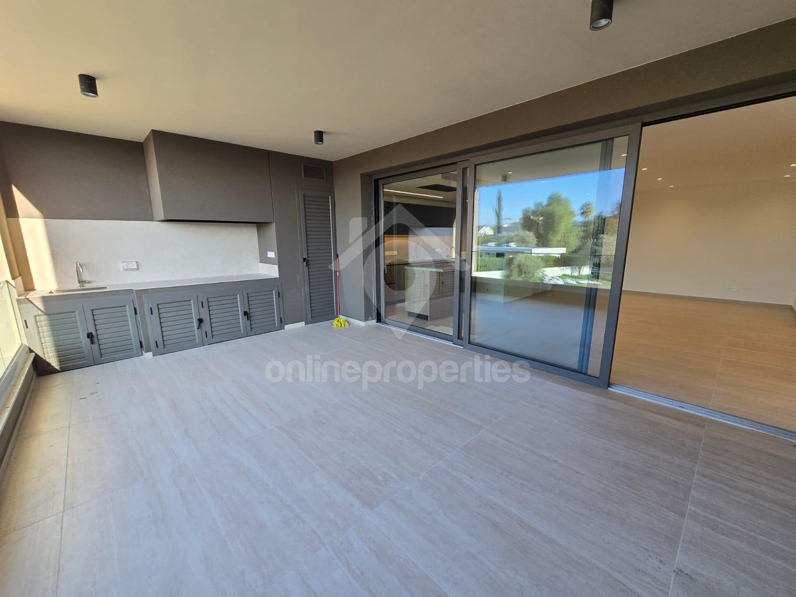 To change image, hover mouse over thumbnails below