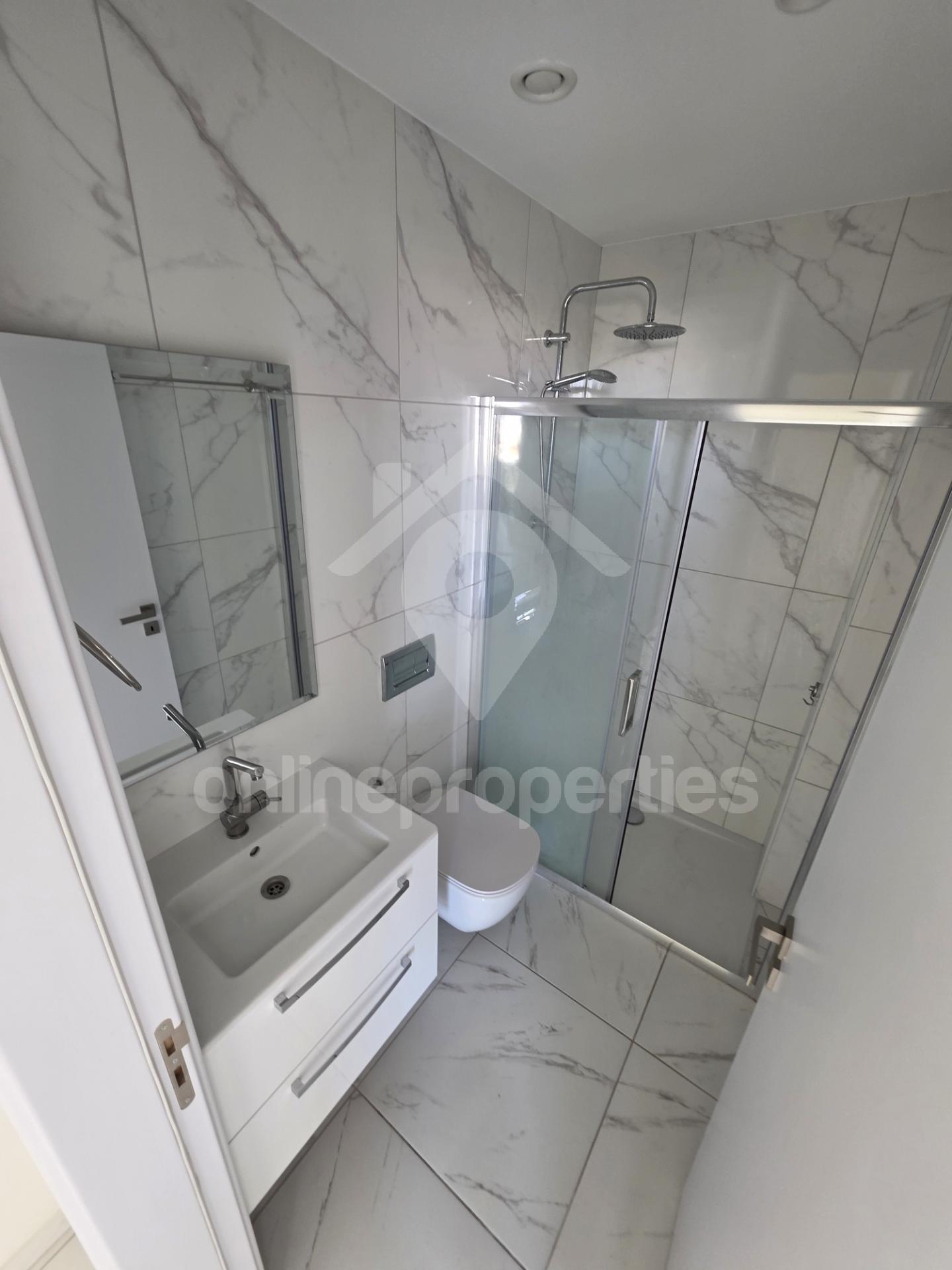 To change image, hover mouse over thumbnails below