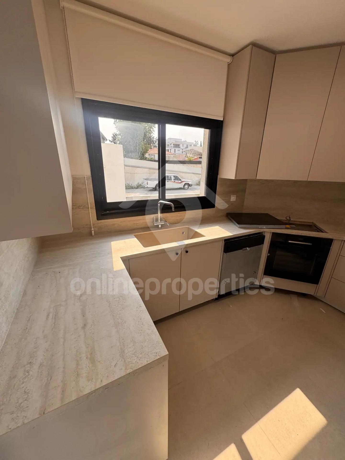 To change image, hover mouse over thumbnails below