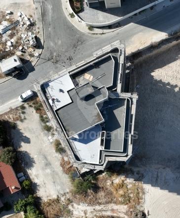 To change image, hover mouse over thumbnails below