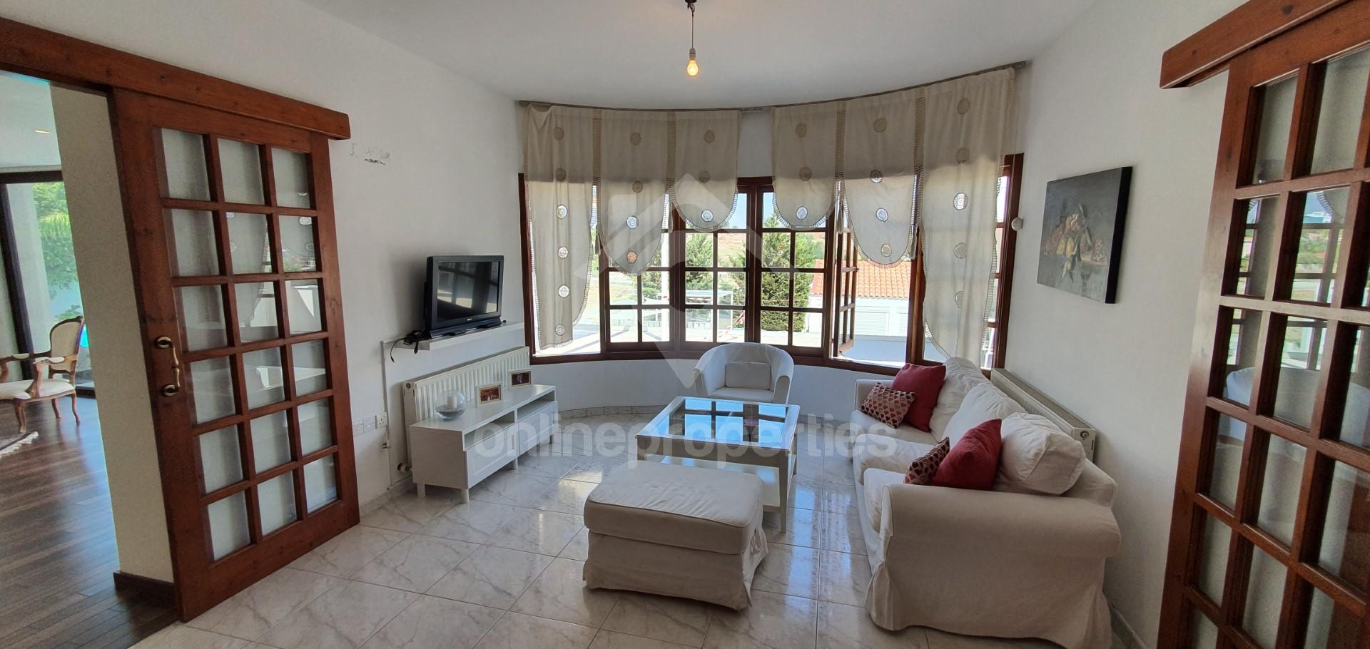 To change image, hover mouse over thumbnails below