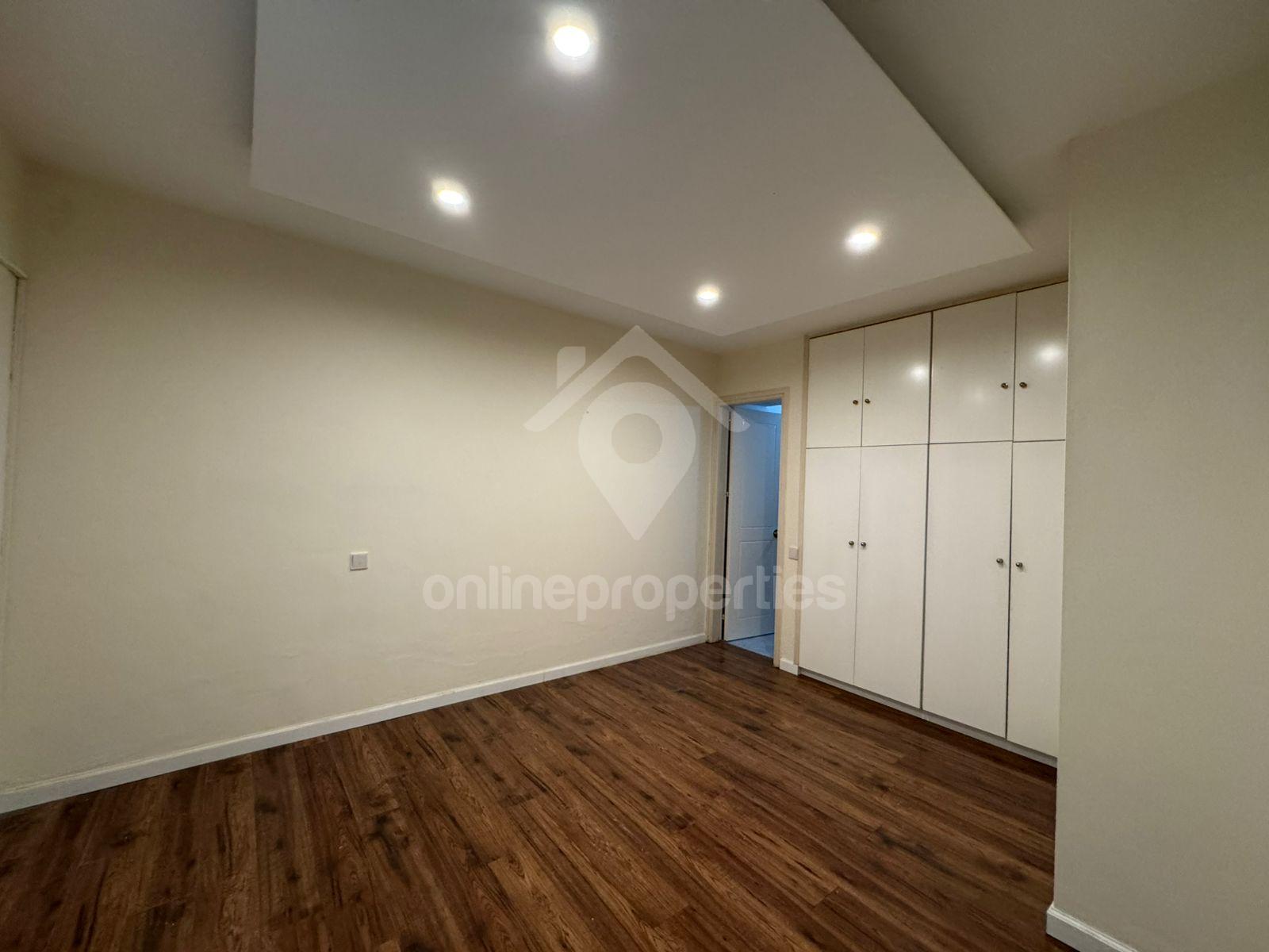 To change image, hover mouse over thumbnails below