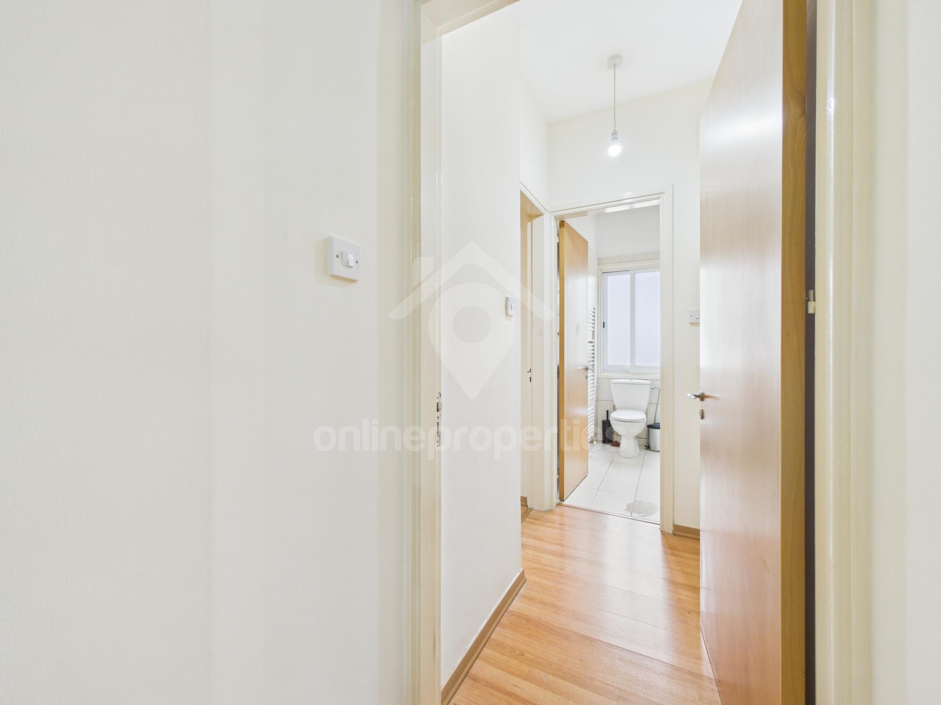 To change image, hover mouse over thumbnails below