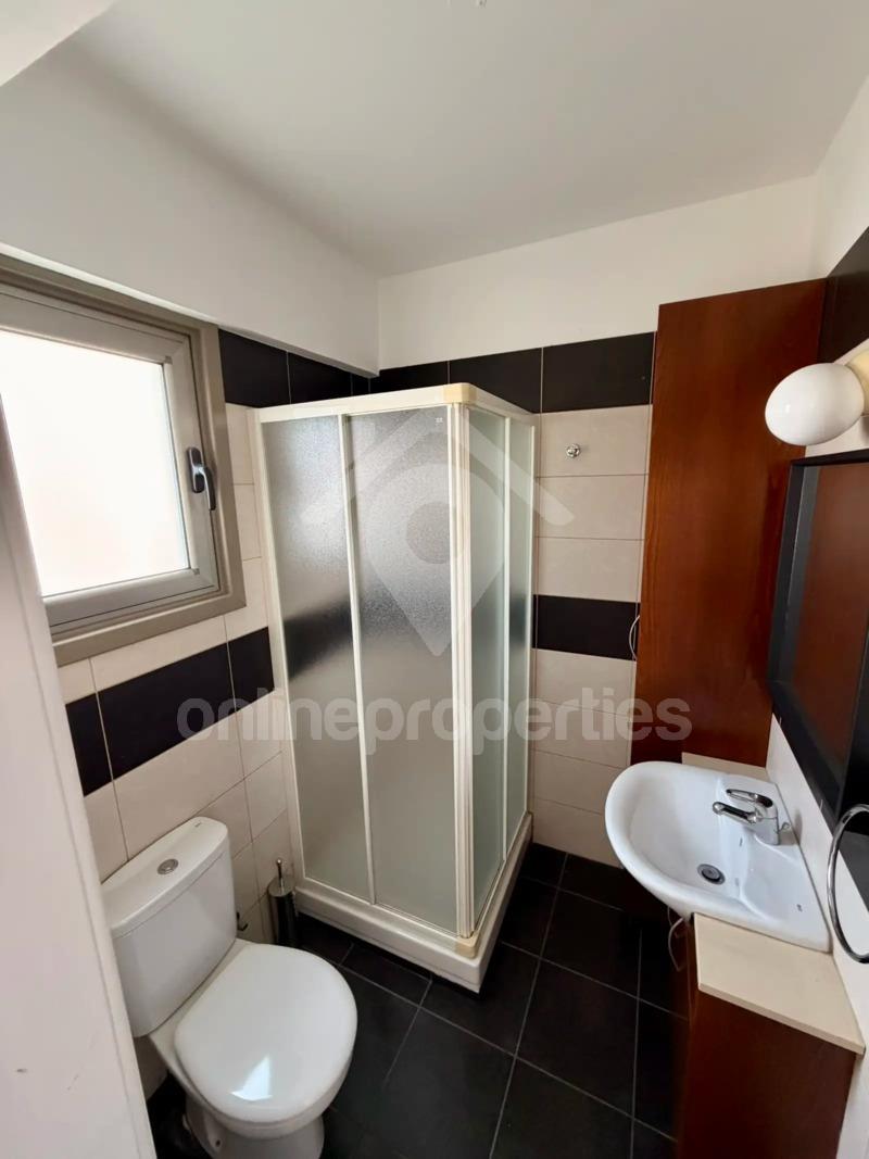 To change image, hover mouse over thumbnails below