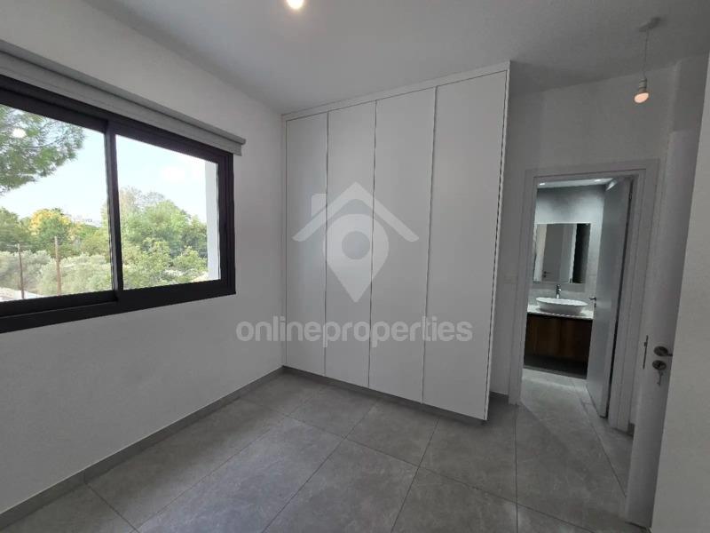 To change image, hover mouse over thumbnails below