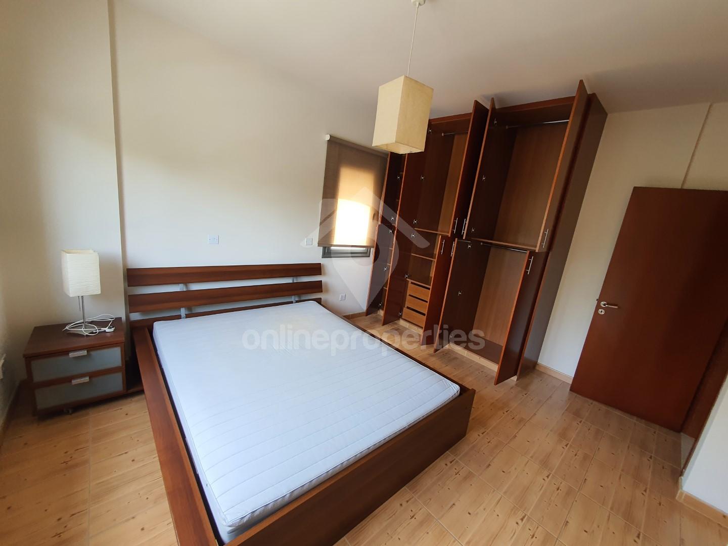 To change image, hover mouse over thumbnails below