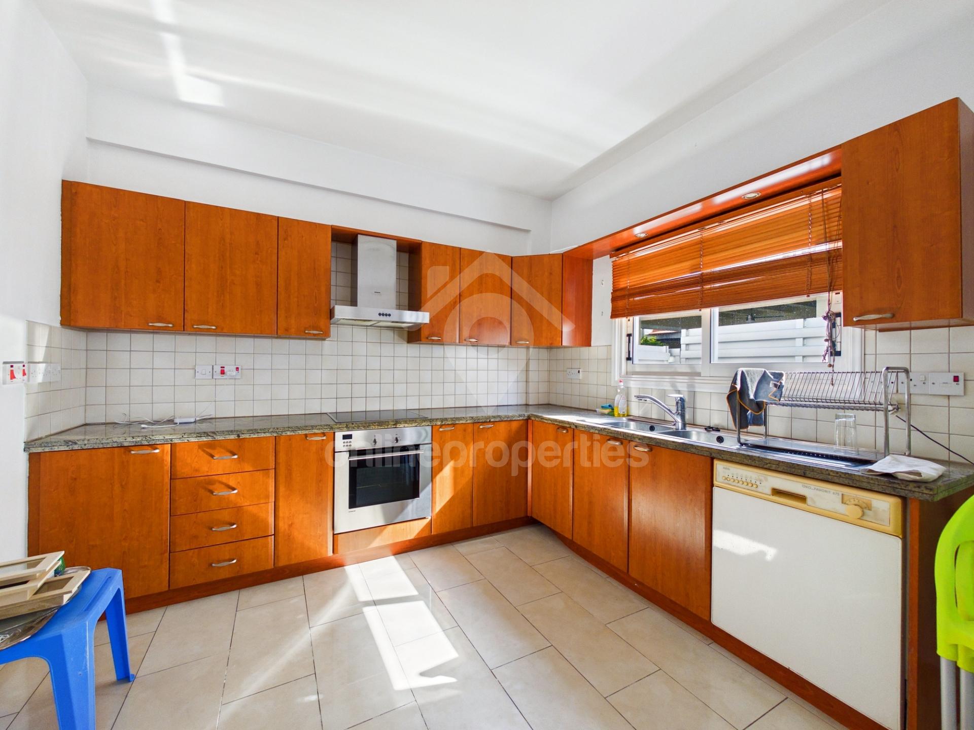 To change image, hover mouse over thumbnails below