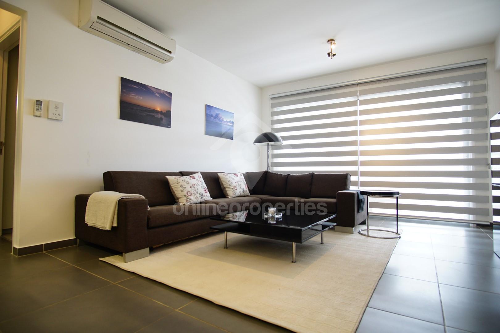 To change image, hover mouse over thumbnails below