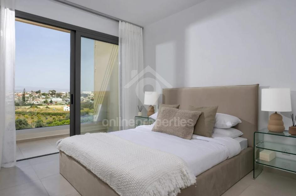 To change image, hover mouse over thumbnails below