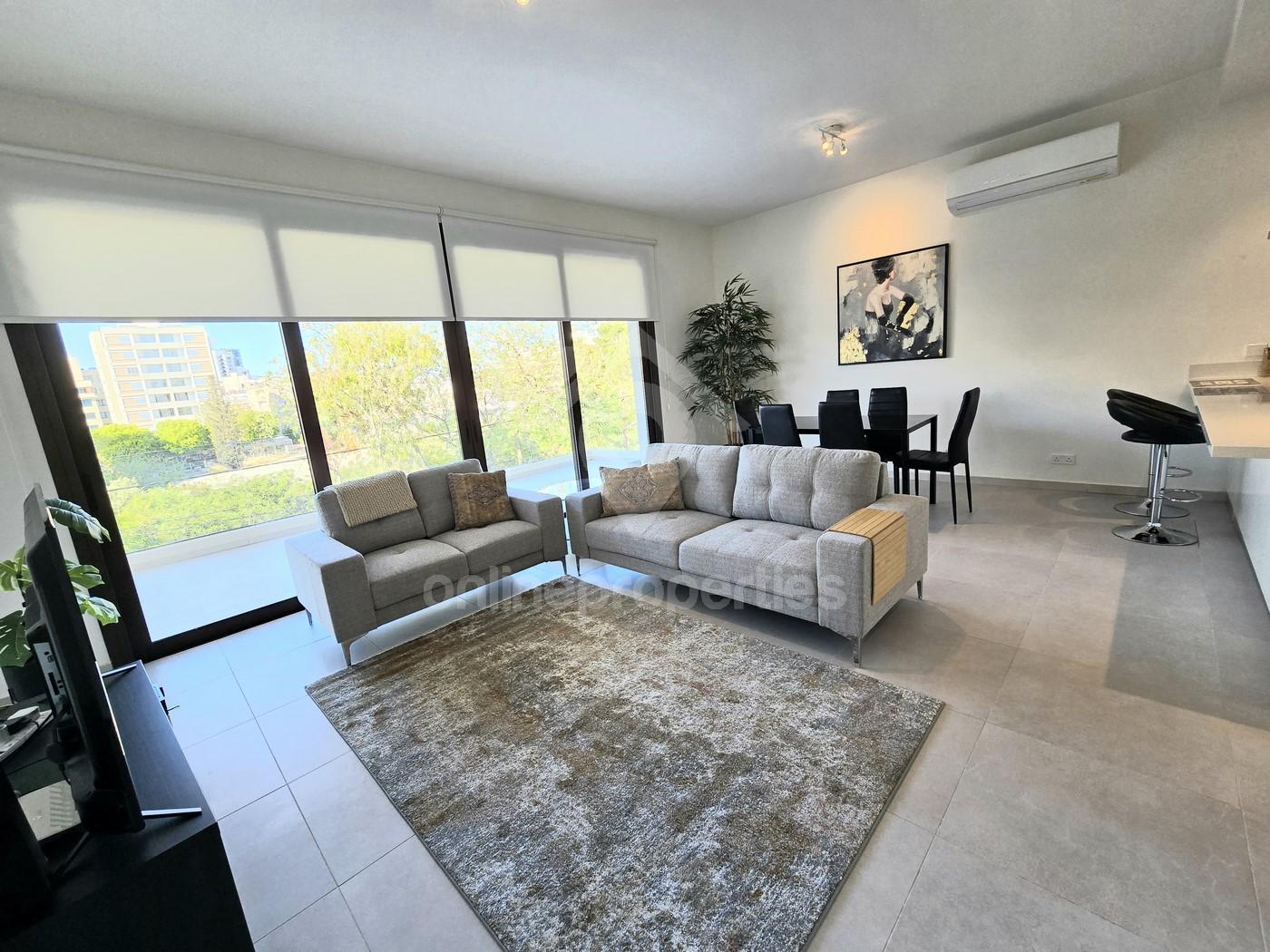 To change image, hover mouse over thumbnails below