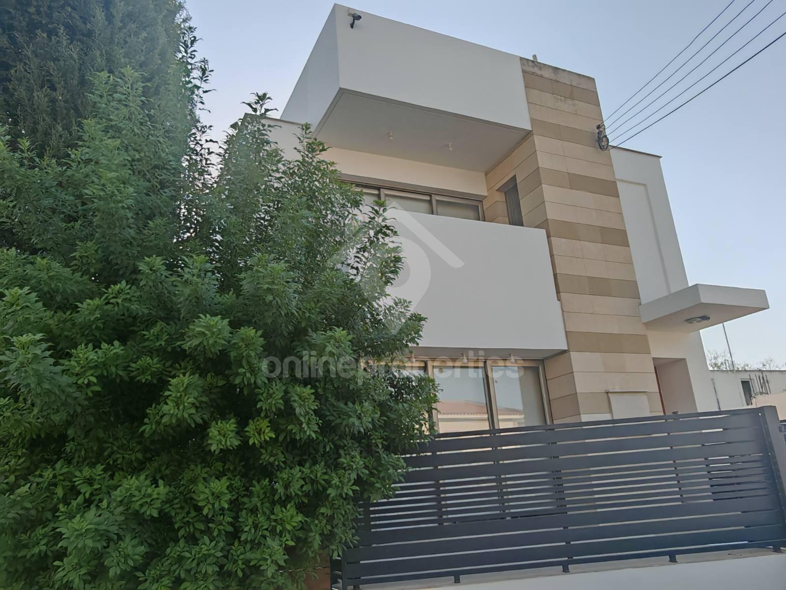 To change image, hover mouse over thumbnails below