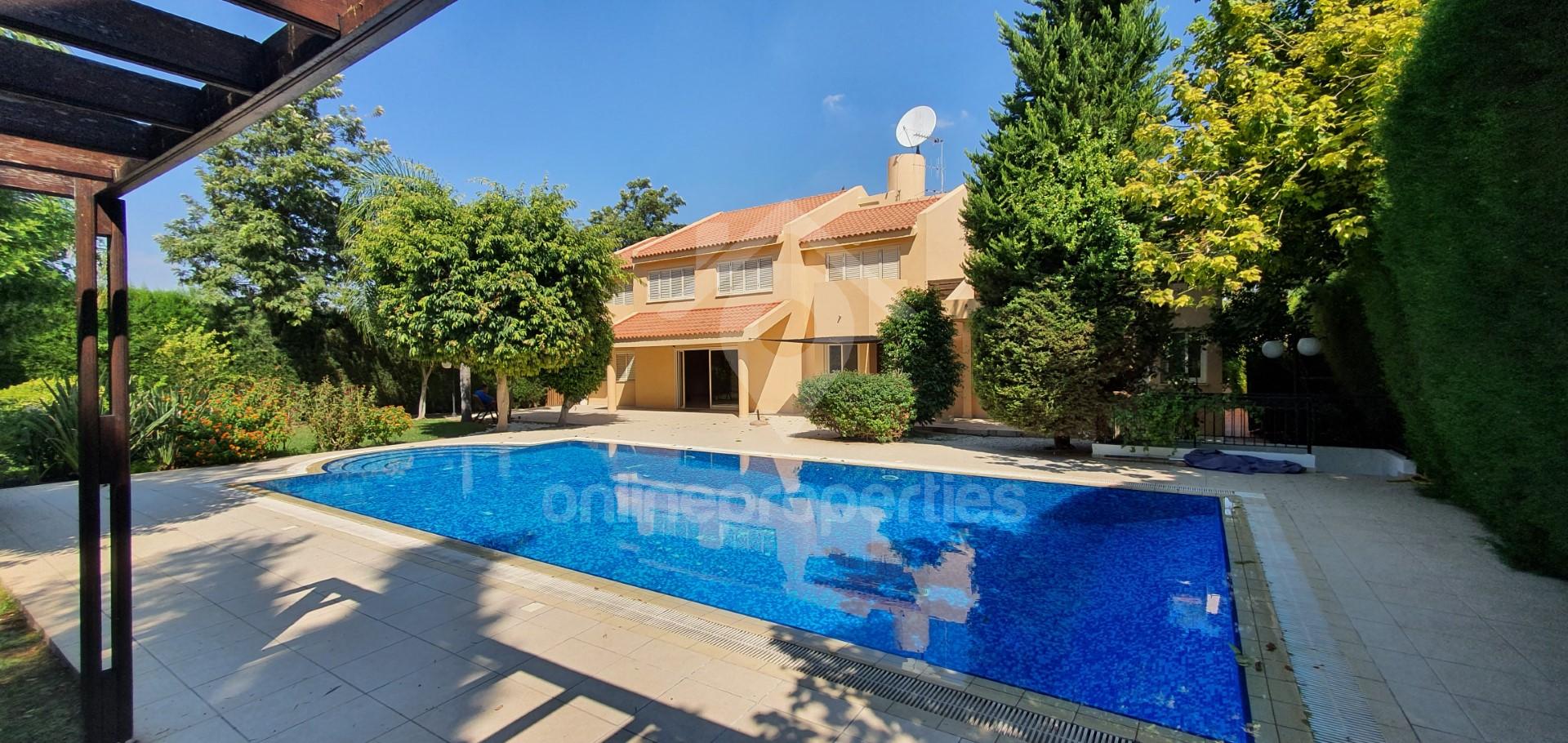 To change image, hover mouse over thumbnails below