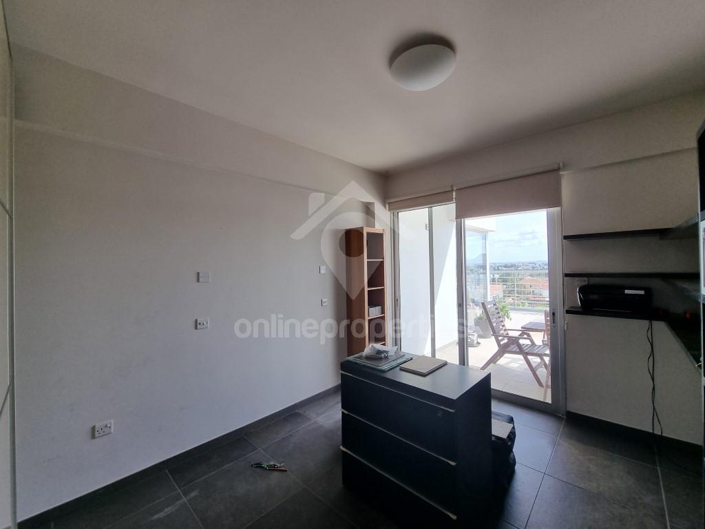 To change image, hover mouse over thumbnails below