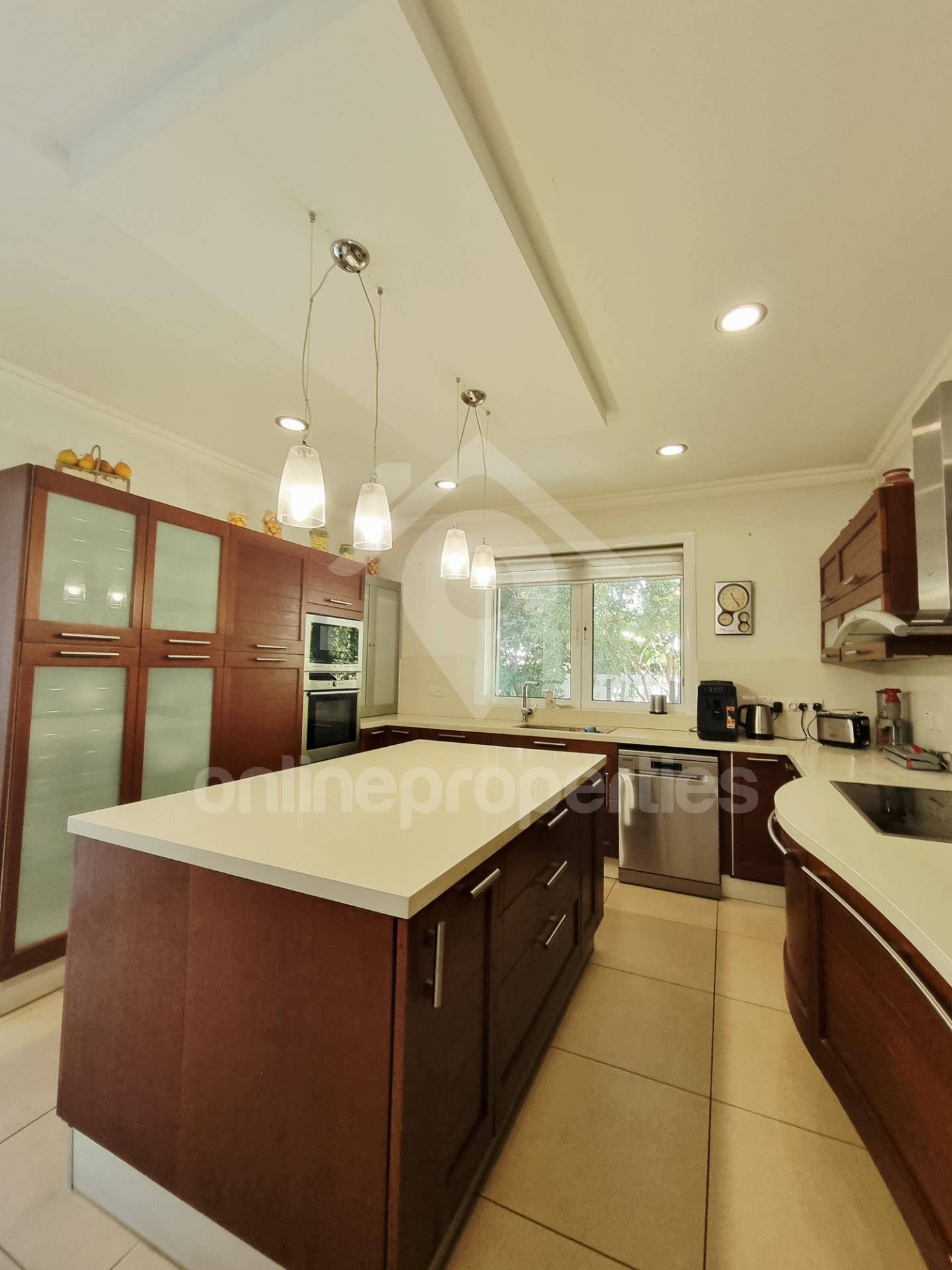 To change image, hover mouse over thumbnails below