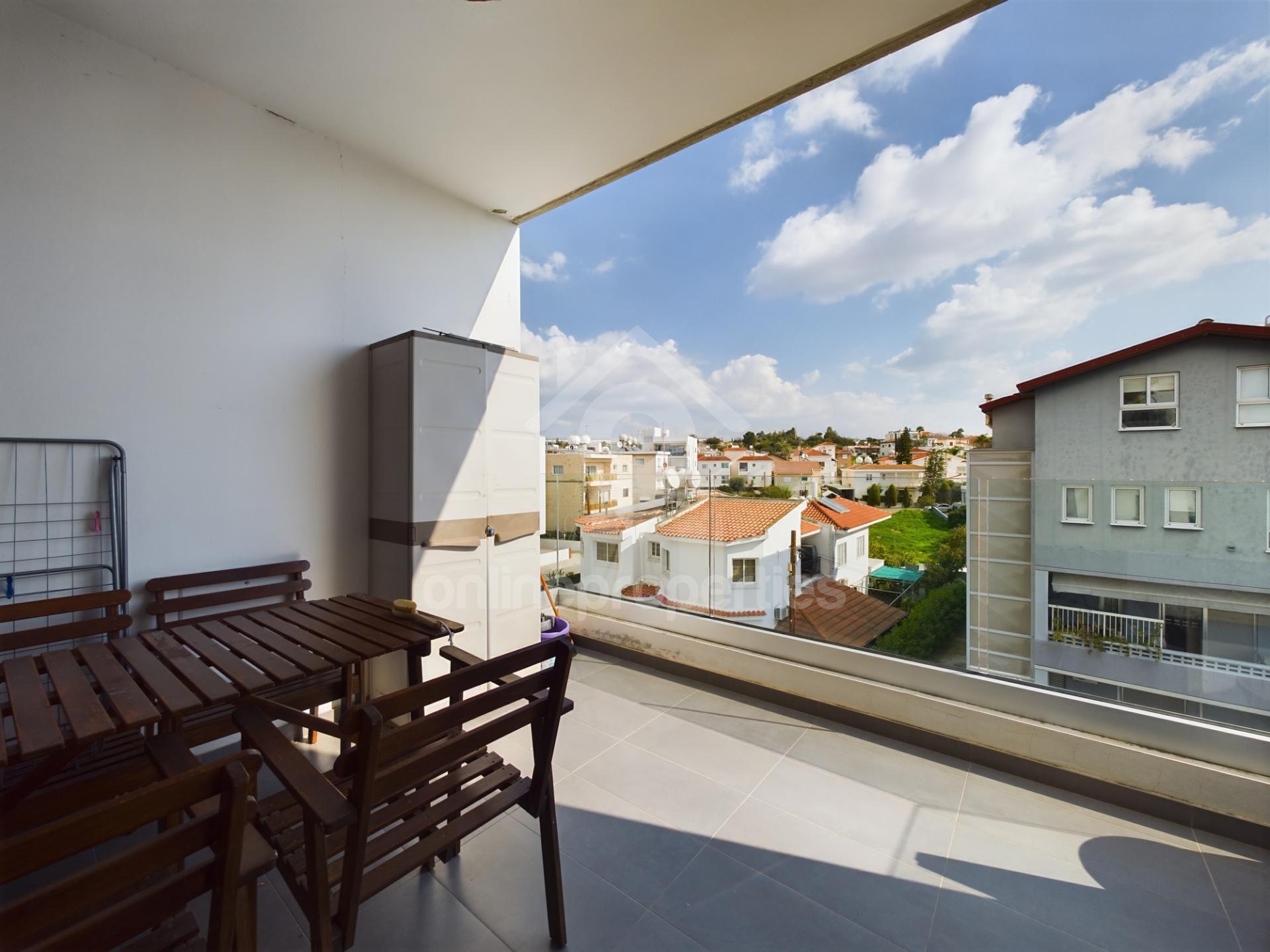 To change image, hover mouse over thumbnails below