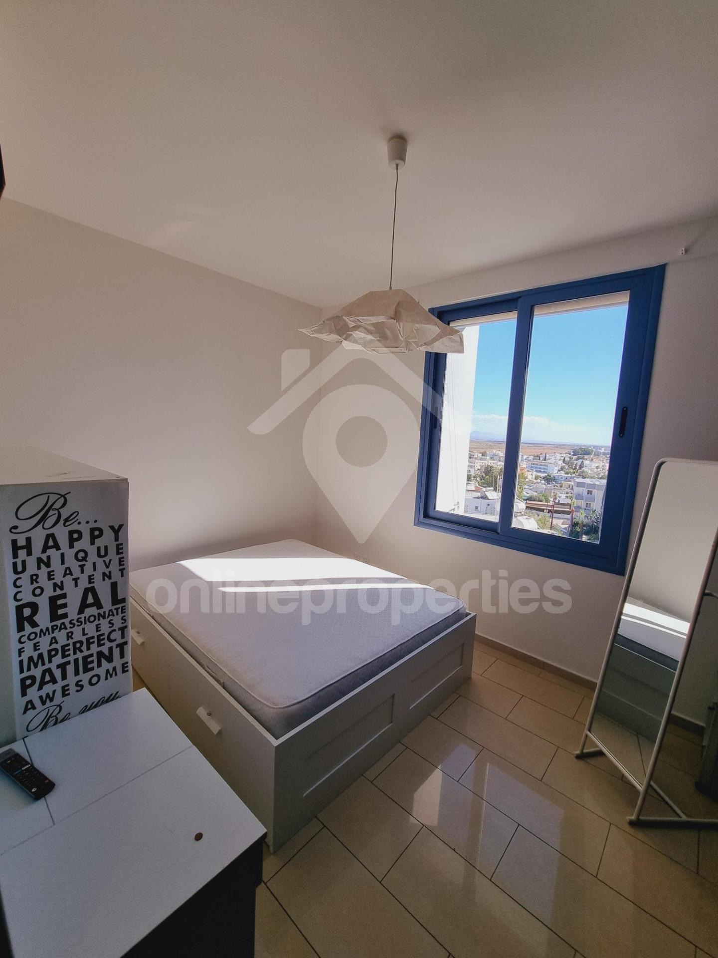 To change image, hover mouse over thumbnails below