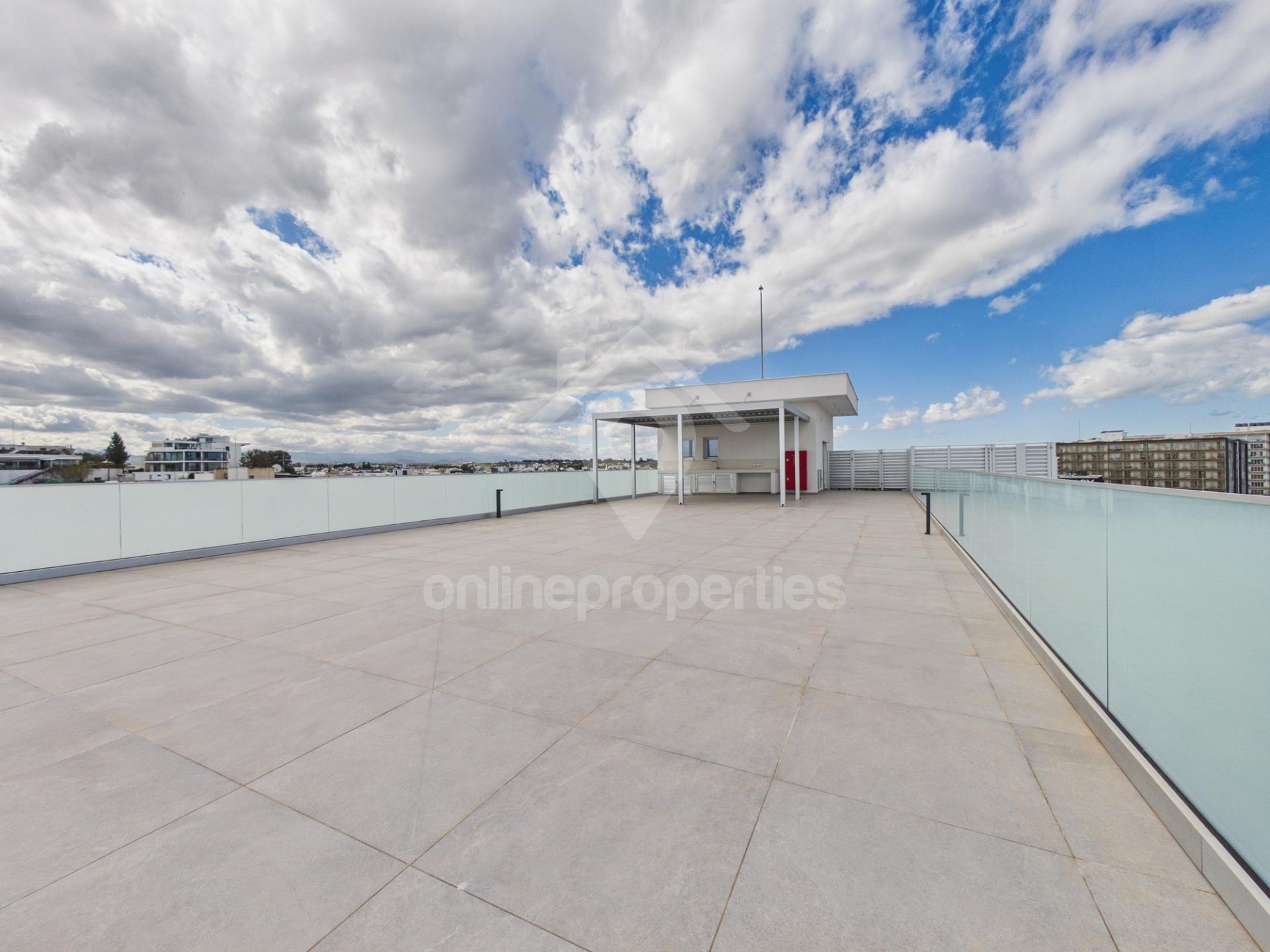 To change image, hover mouse over thumbnails below