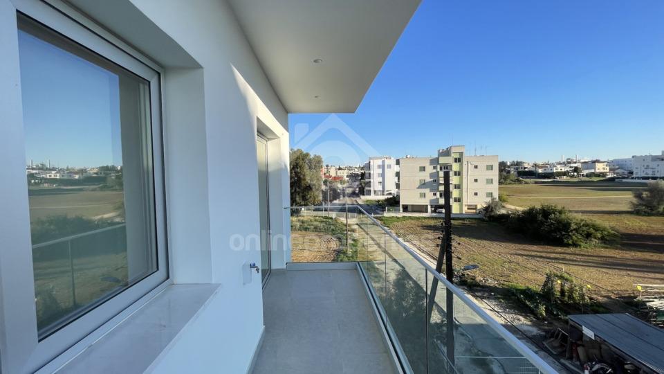 To change image, hover mouse over thumbnails below