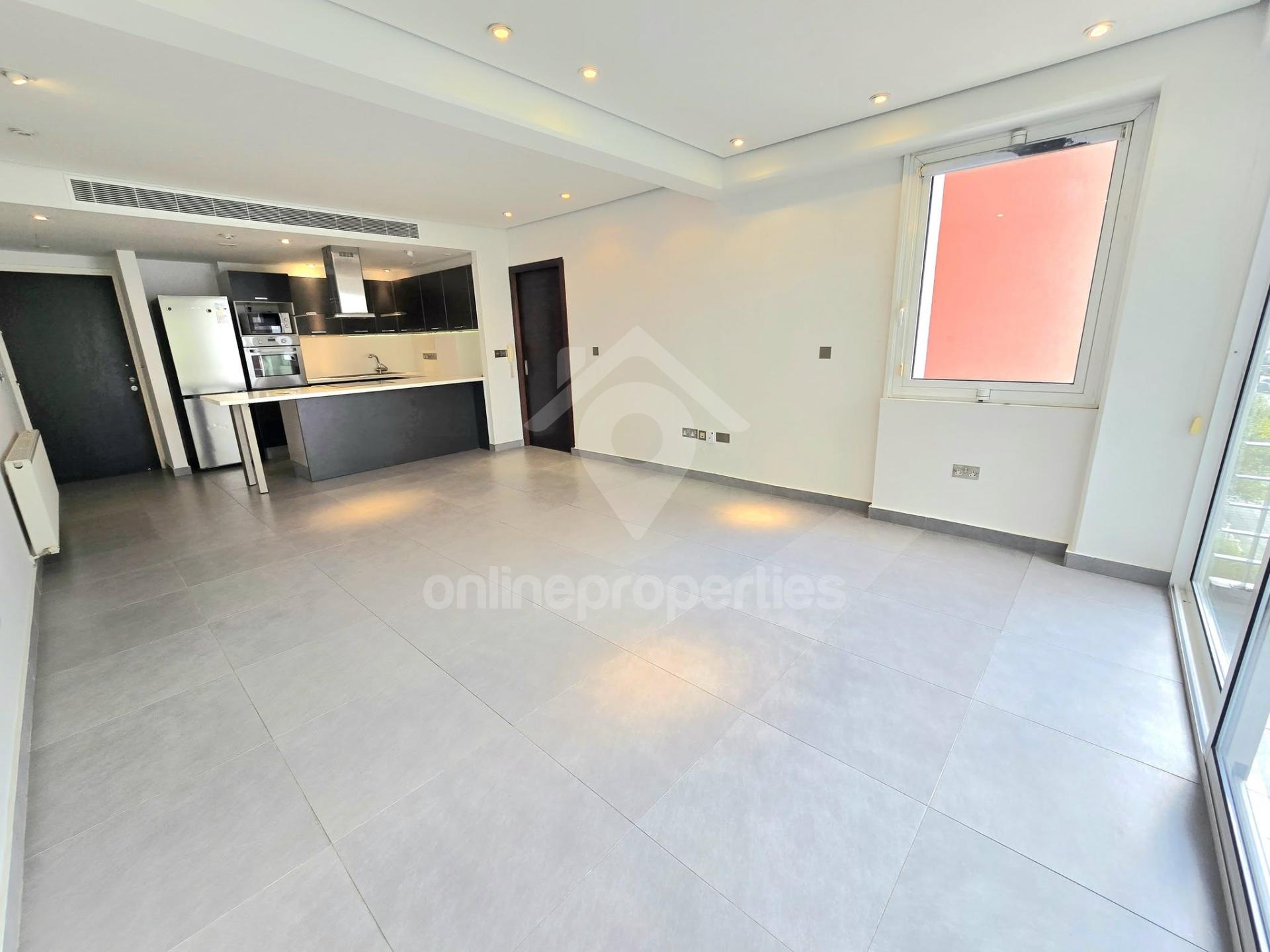 To change image, hover mouse over thumbnails below