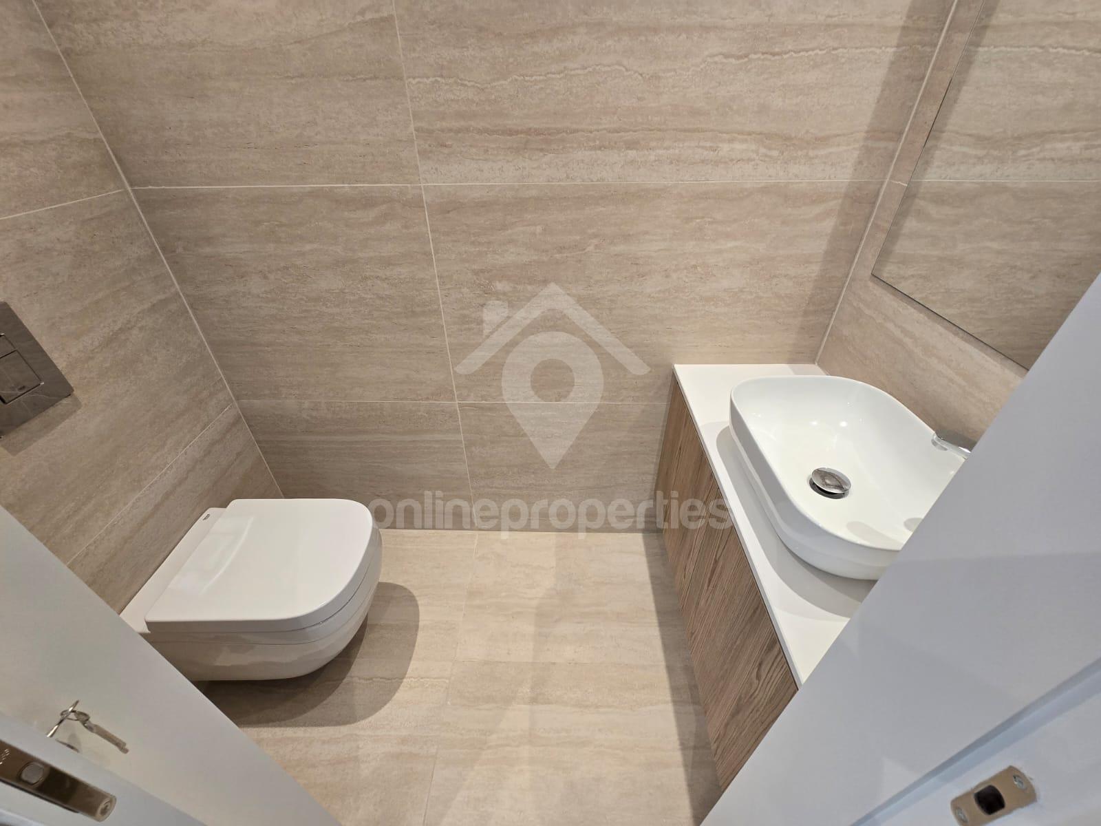 To change image, hover mouse over thumbnails below