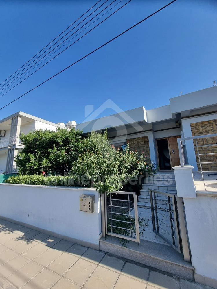 To change image, hover mouse over thumbnails below