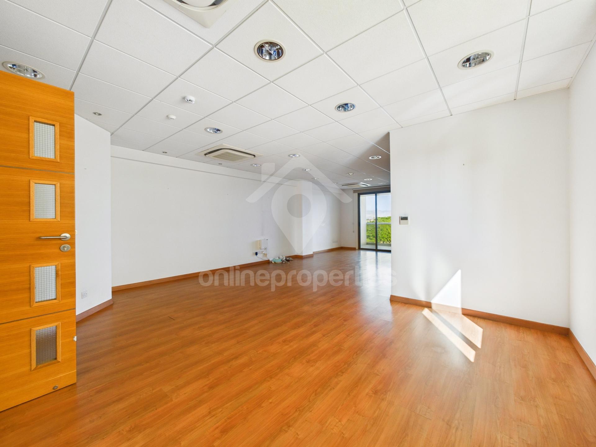 To change image, hover mouse over thumbnails below