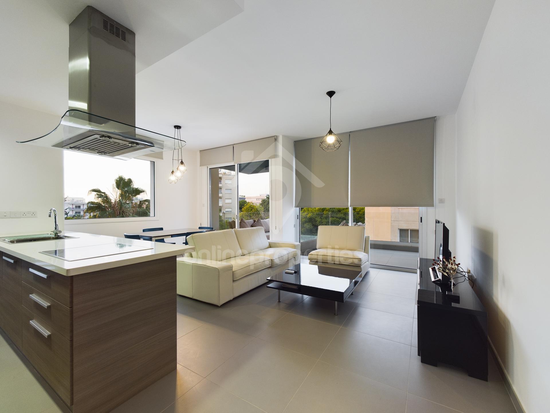 To change image, hover mouse over thumbnails below